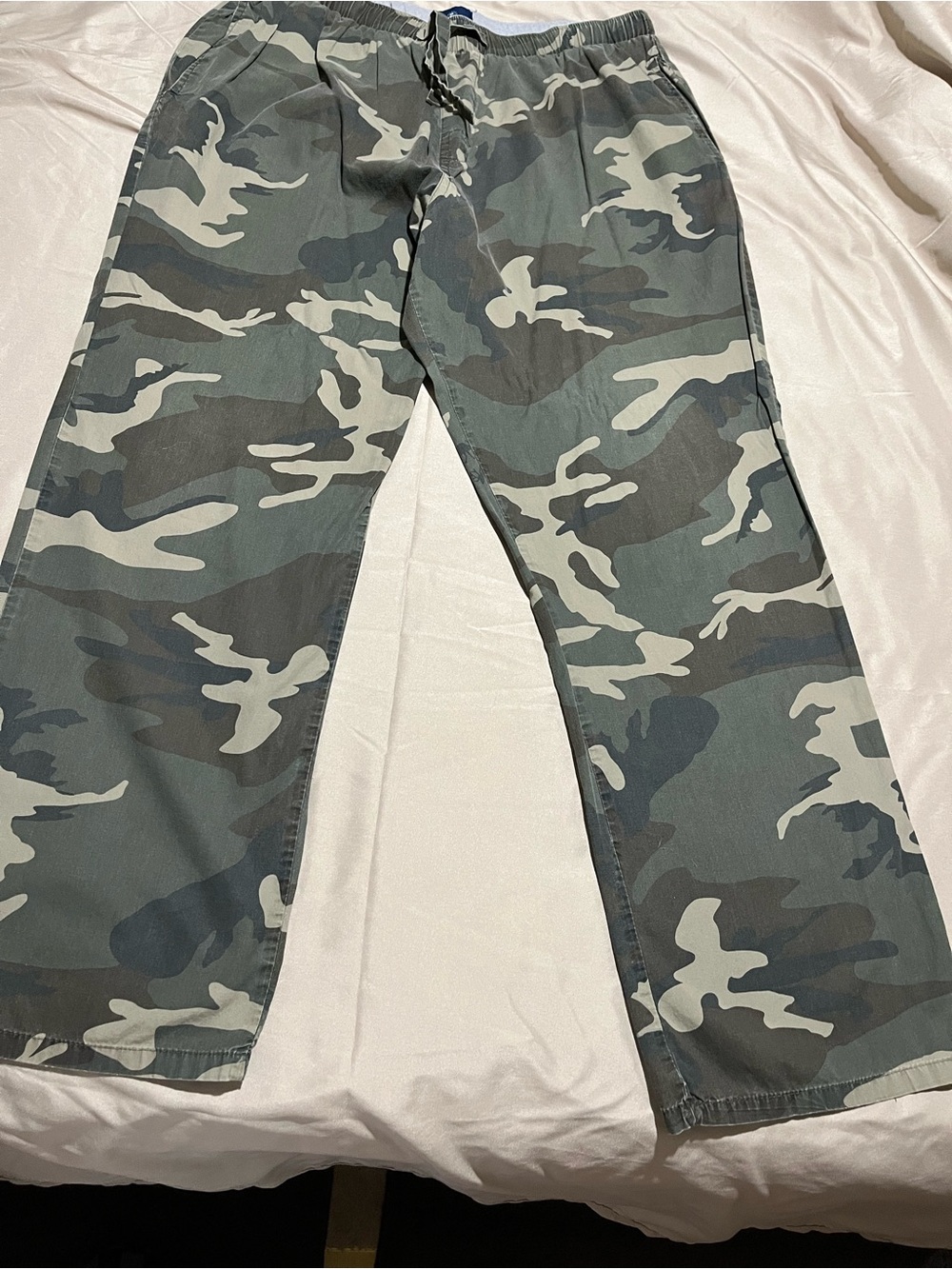 Old Navy Camoflauge Drawstring Pants